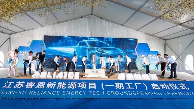 地面光伏支架定制：揭秘定制化背后的技术逻辑